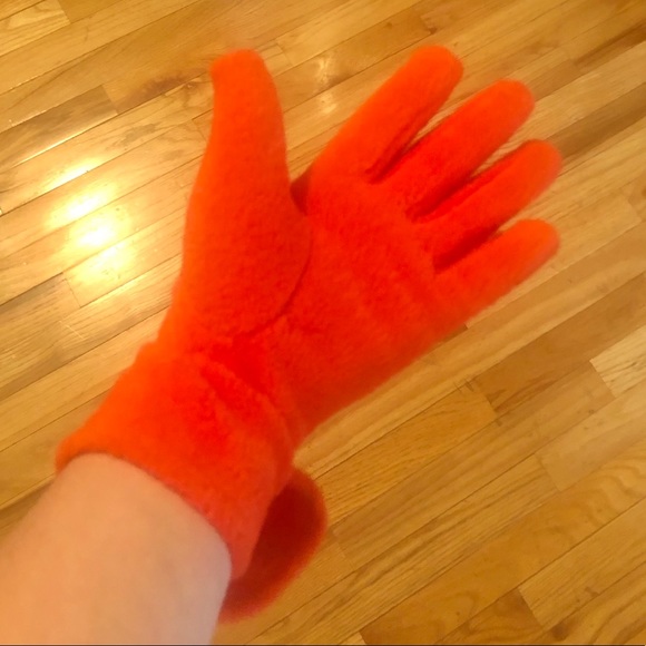 Orange Gloves - Picture 5 of 6